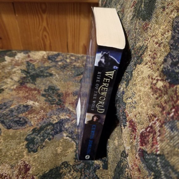 Children's novel, Wereworld by Curtis Jobling, paranormal fantasy, Puffin - Picture 3 of 3